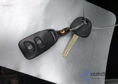 2011 Kia Sorento Lx from USA, damaged, VIN 5XYKT3A17BG178493